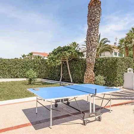 Cala'n Blanes Sleeps 9 Pool Air Con Wifi