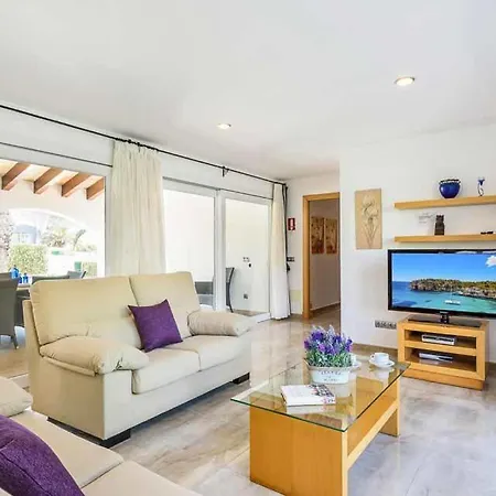 Cala'n Blanes Sleeps 9 Pool Air Con Wifi *